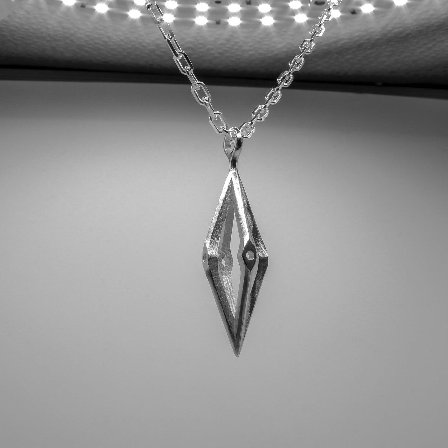 [POLISHED] TRUSS PENDANT